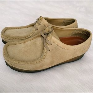 Clarks Wallabees women’s size 7.5